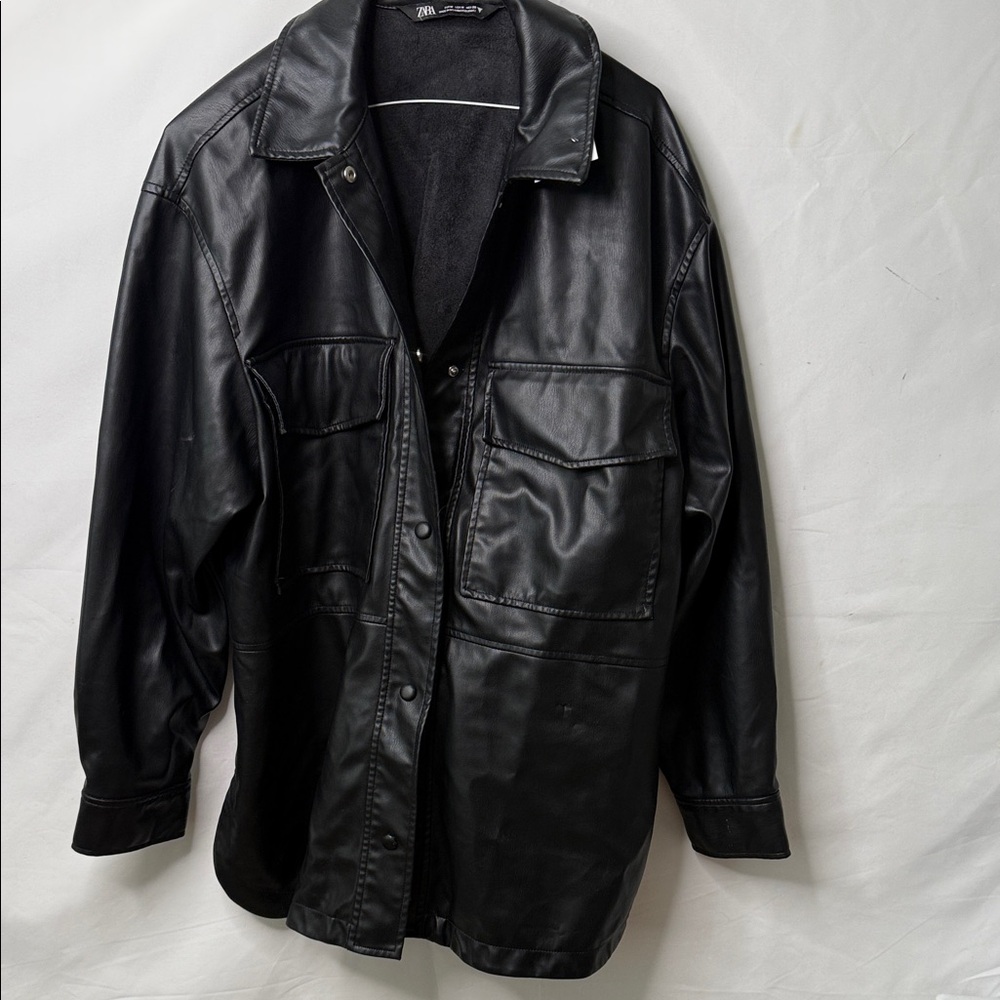 Men’s ZARA black button down winter rain faux leather jacket sz Med